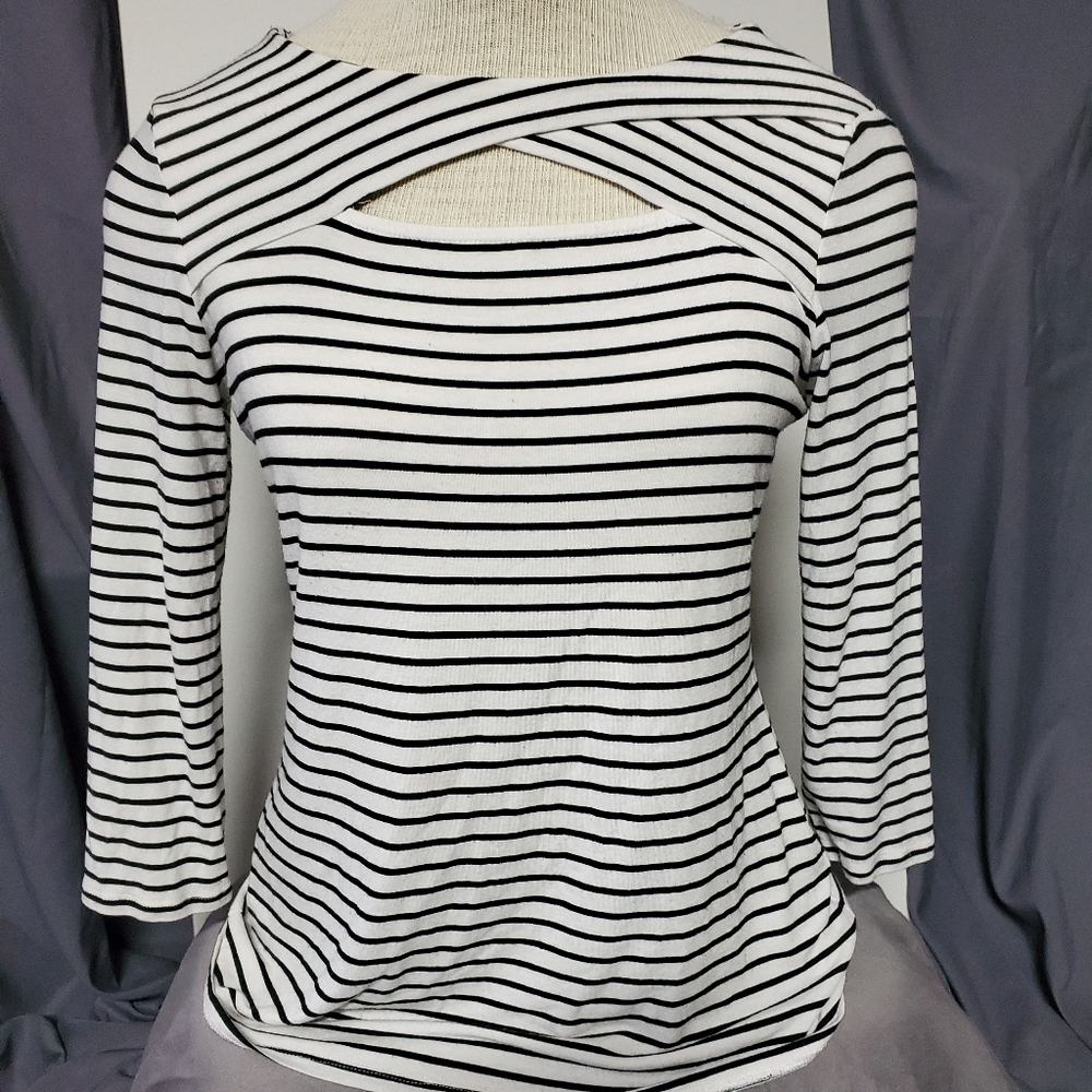 Vince Camuto 3/4 sleeve top